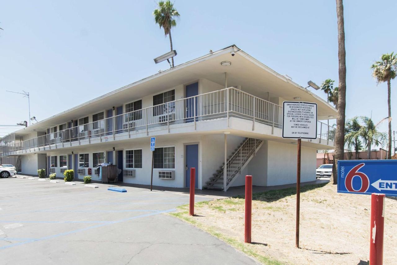 Motel 6 Bakersfield Exterior photo