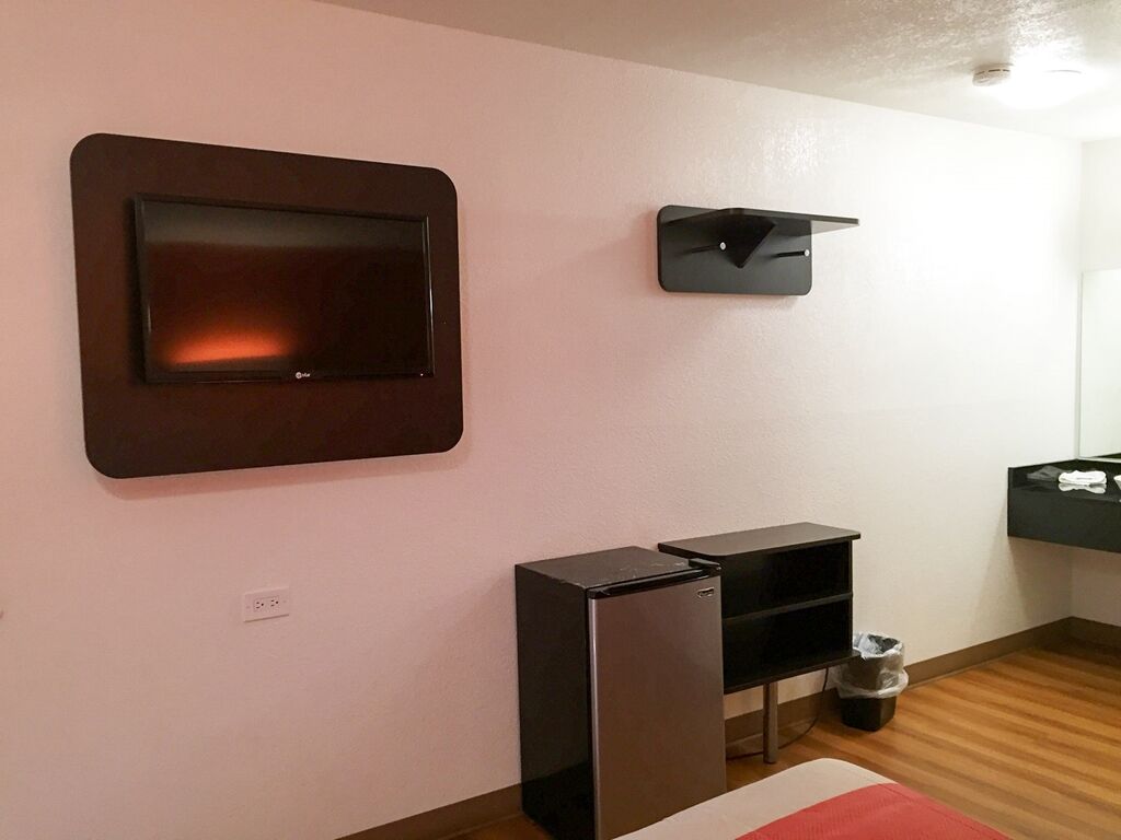 Motel 6 Bakersfield Room photo